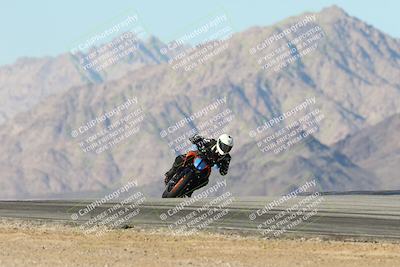 media/Dec-01-2025-Moto Forza (Mon) [[2daa91e15f]]/3-Beginner Group/Session 4 Turn 9/